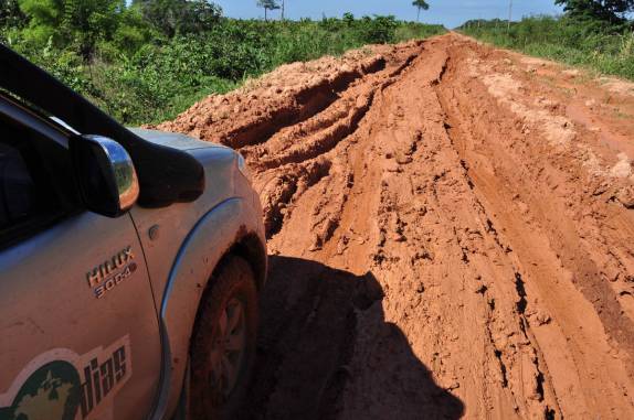 Logo depois da cidade de Realidade, a Fiona enfrenta os piores trechos da BR-319, estrada que liga Manaus à Porto Velho, em Rondônia
